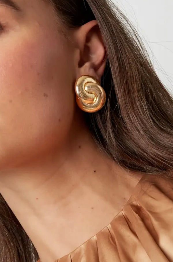 Gold Earring - BYNICCI.NL