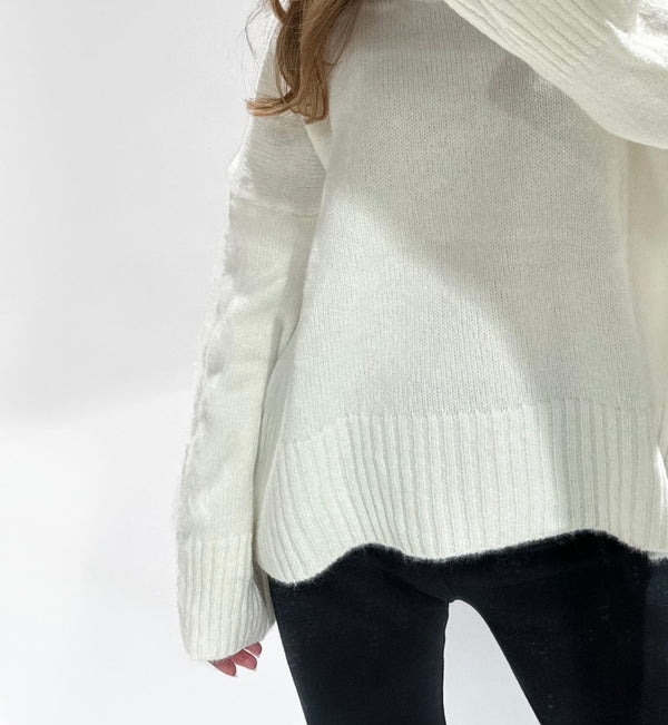 Timeless Sweater White - BYNICCI.NL
