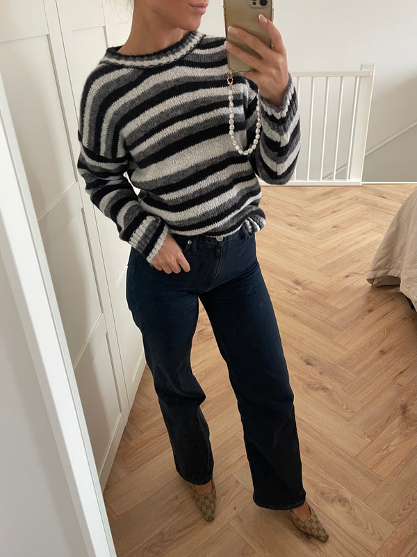 Stripes Sweater Black - BYNICCI.NL